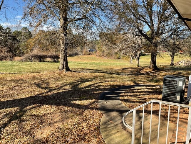 Building Photo - Brick Ranch Style home with 3 Bedrooms, 2.5 Baths, Full Unfinished Basement In Iron Station NC