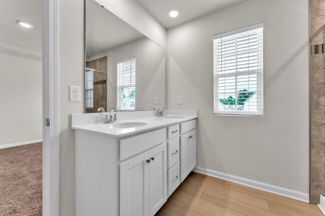 Building Photo - Stylish 3BR/2.5BA Craftsman Townhome with Modern Finishes in Pendleton! $1,700/mo rent