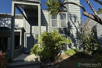 Building Photo - Spacious 3 Bedroom Home Near Parks & Schools in Foster City