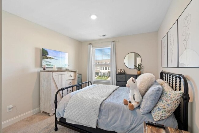 Building Photo - 722 Hahn Ct