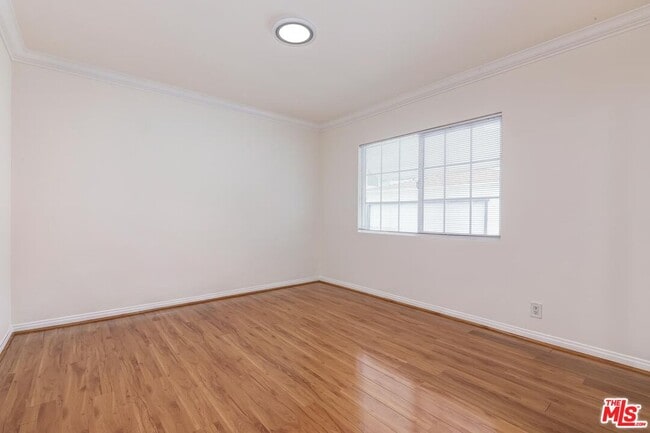 Building Photo - 5873 Dauphin Ave.