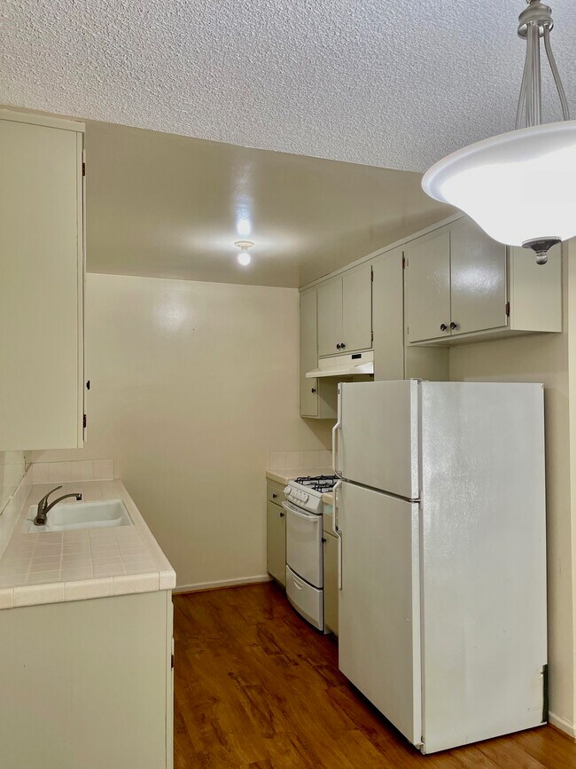 Building Photo - 1516 Rock Glen Ave