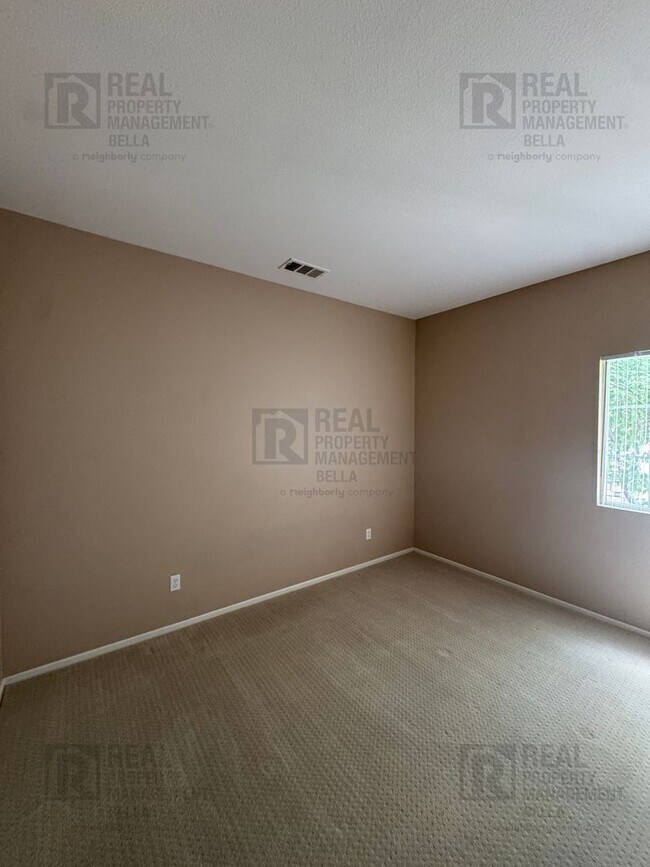 Building Photo - 756 Conlon Dr
