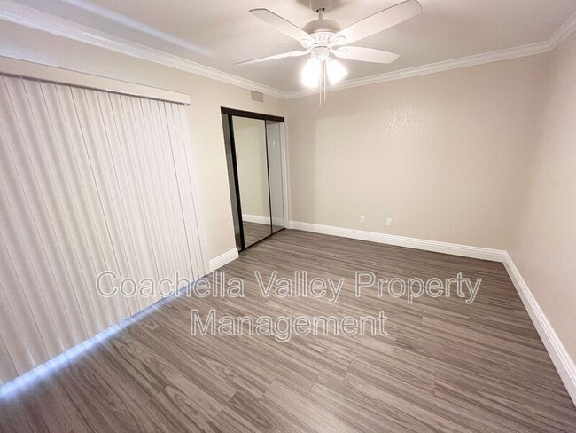 Building Photo - 41469 Woodhaven Dr W