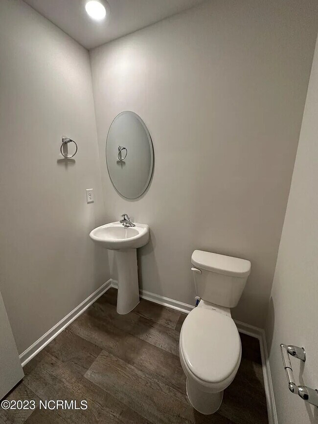 Building Photo - 4549 Sandstone Dr