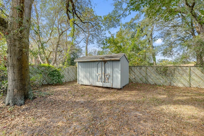 Building Photo - 11034 Key Haven Blvd