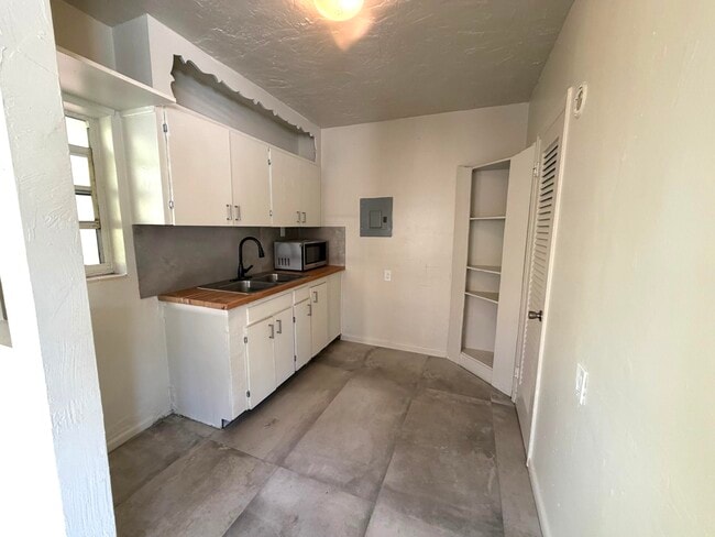 Building Photo - 304 Ocean Breeze