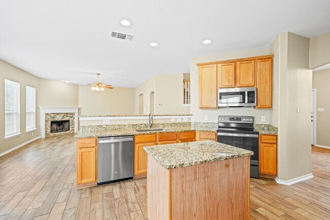 Building Photo - 137 Red Hawk Ridge