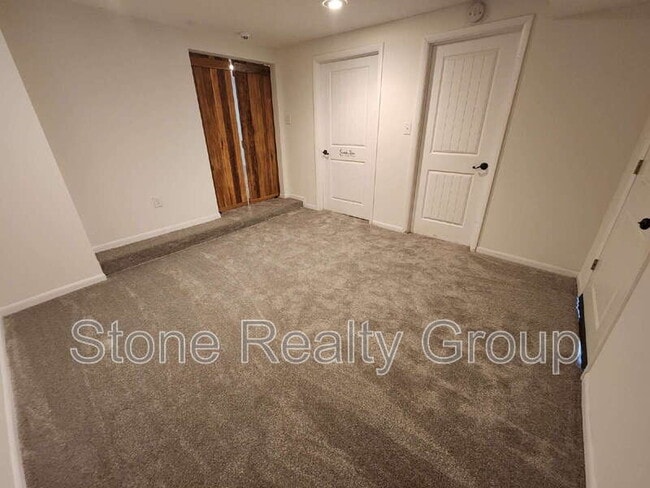 Building Photo - 44 Allendale Ln