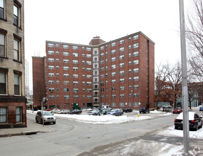 Primary Photo - Wellington Street Apartments