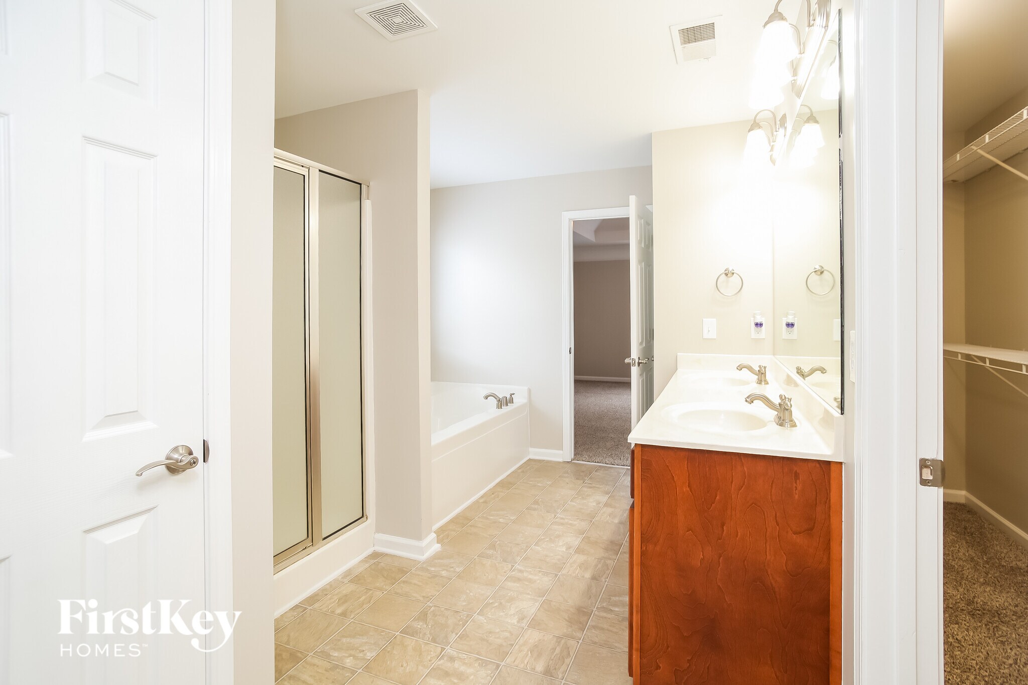 Building Photo - 522 S Fortune Way