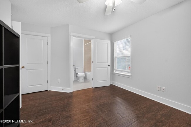 Building Photo - 843 3rd Ave S