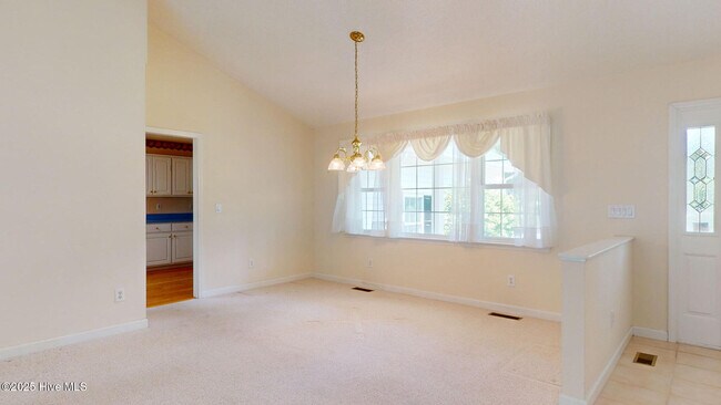 Building Photo - 2039 Royal Pines Dr