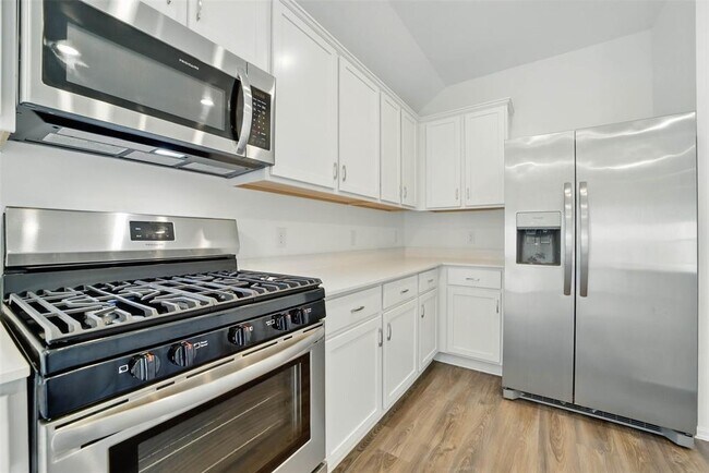 Building Photo - 2921 Eden Lk Ln