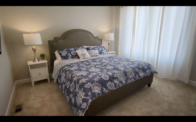 Building Photo - 3 Bedroom, 2.5 Bathroom with two car garage - Available 2/5/2025