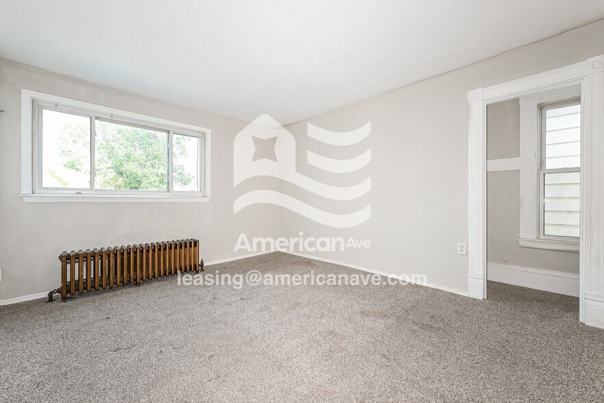 Building Photo - 1605 Mobile Ave