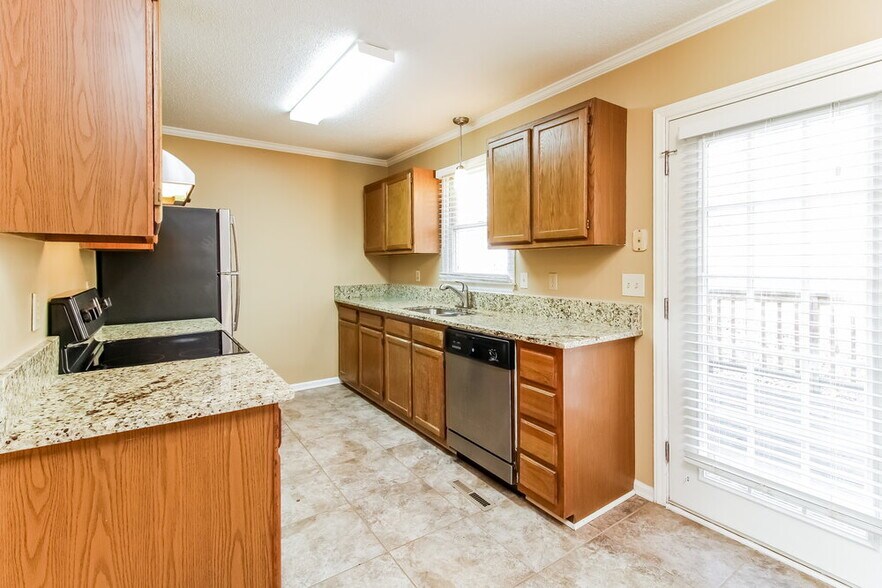 Building Photo - 767 Crooked Run Rd