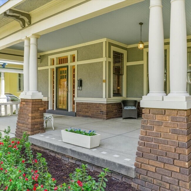 Primary Photo - 28 S Barksdale St