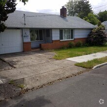 Building Photo - Pending Applications! Charming 3-Bedroom Home