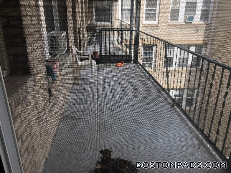 Building Photo - 1634 Commonwealth Ave