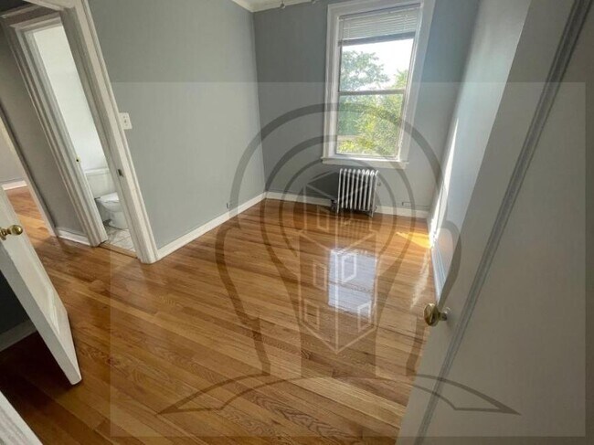 Building Photo - 1 bedroom in CHICAGO IL 60626