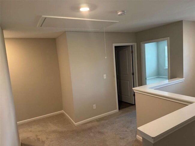 Building Photo - 312 Grey Falcon Ave