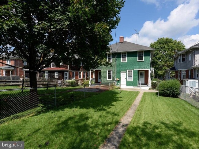 Building Photo - 1132 Stirling St
