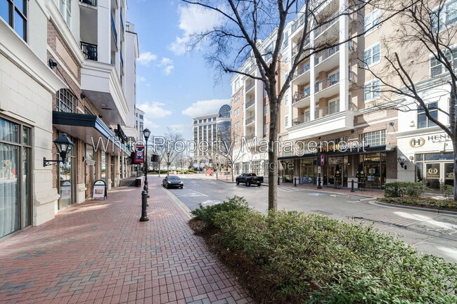 Building Photo - 4625 Piedmont Row Dr