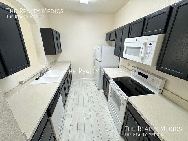 Building Photo - 13512 Turtle Marsh Loop