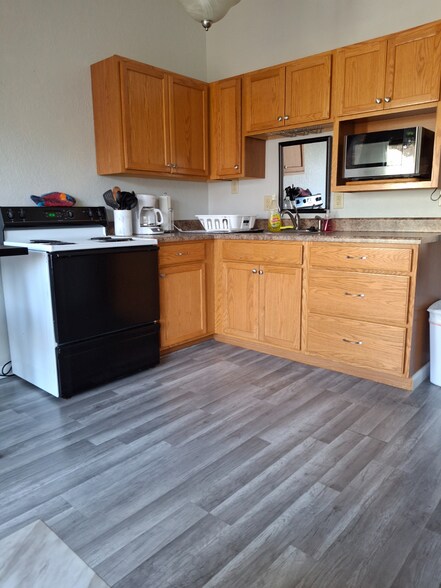 Building Photo - 150 Sws Dr