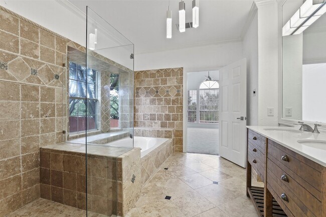 Building Photo - 545 Oak Hill Dr