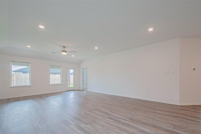 Building Photo - 27306 Sunterra Village Dr