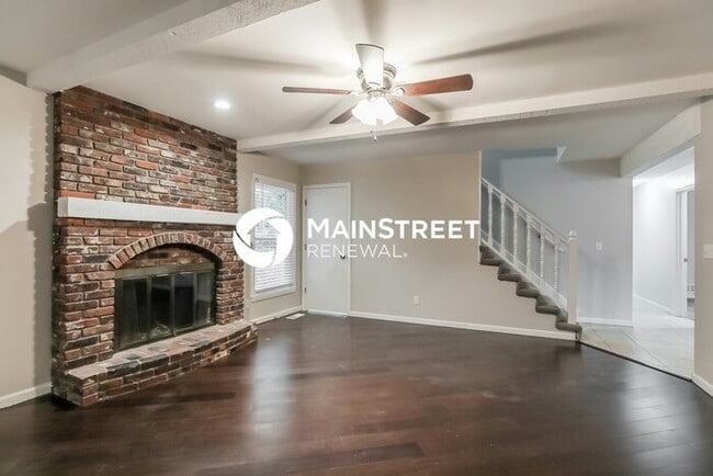 Building Photo - 5 Bedroom Pet-Friendly Home in LIBERTY, MO...