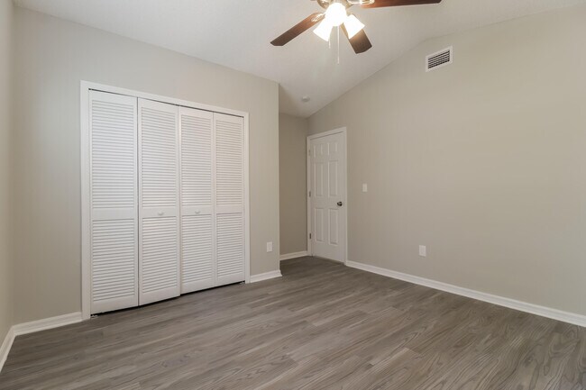 Building Photo - 3982 Ridgewood Dr