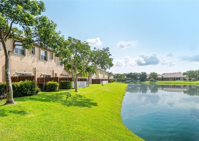 Building Photo - 3350 NE 13th Cir Dr