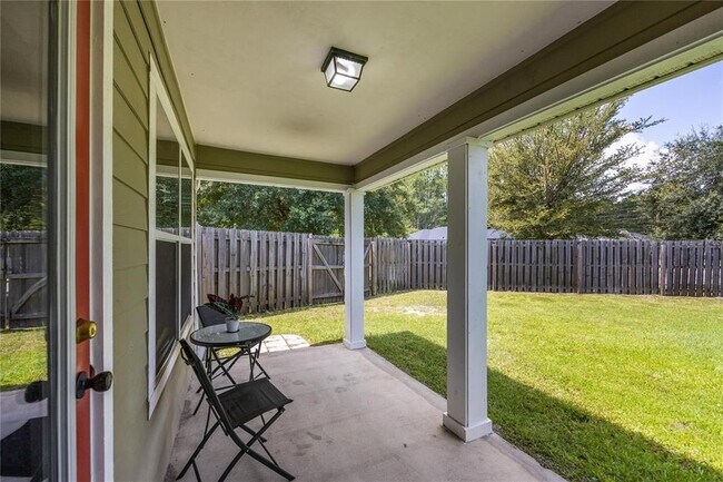 Building Photo - 1608 NE 45th Pl
