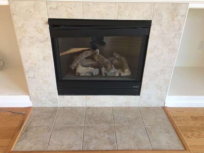 Building Photo - Fabulous Leo Wilson 4/3 in Clovis Unified!