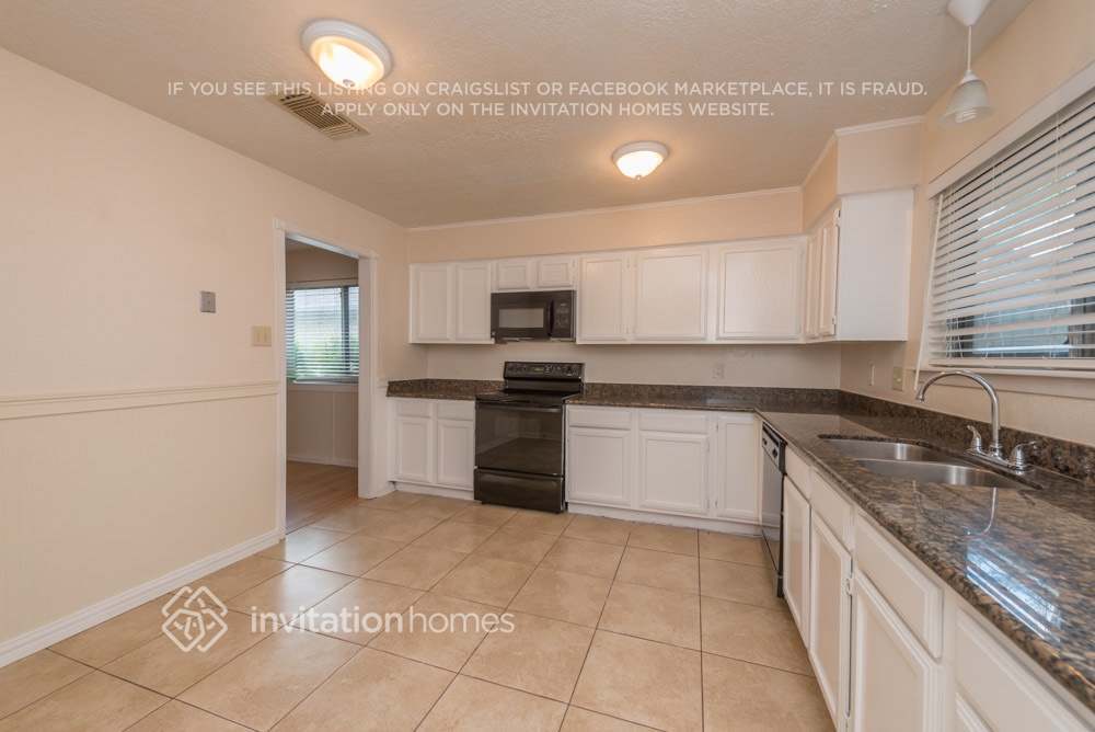 Building Photo - 1819 Pilgrims Point Dr