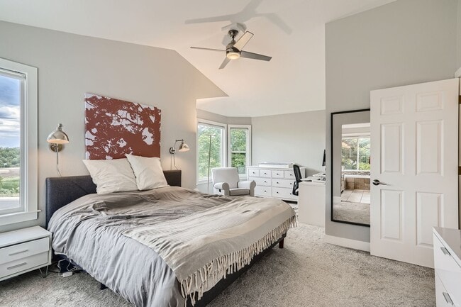 Building Photo - Beautiful Waneka Landing 5 bed/4 bath Home...