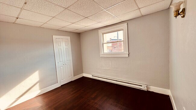 Building Photo - 228 N Howard St