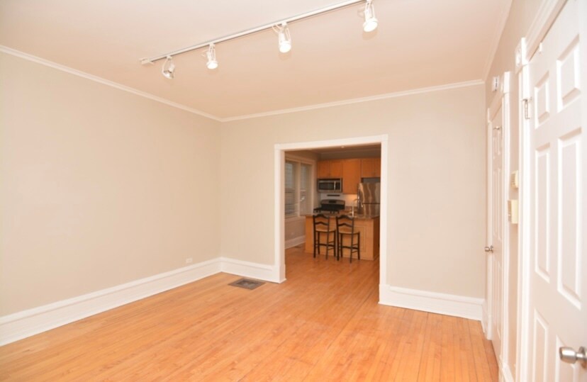 Building Photo - 2528 W Charleston St