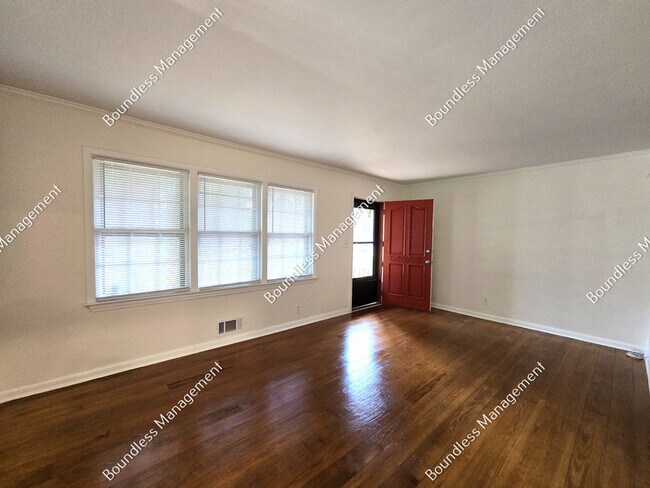 Building Photo - 2795 Arlington Rd
