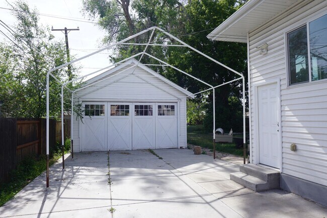 Building Photo - Amazing Remodel Salt Lake Home