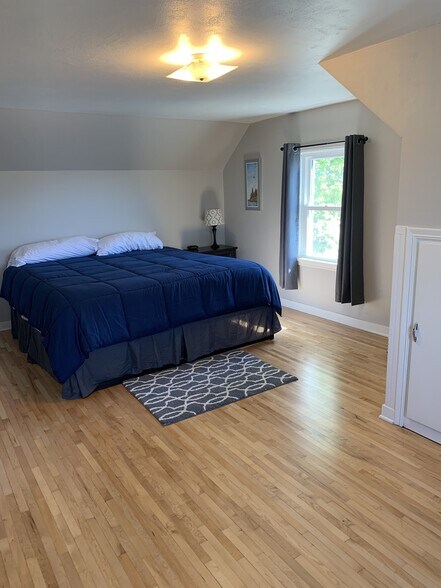 Building Photo - 84 E North Water St