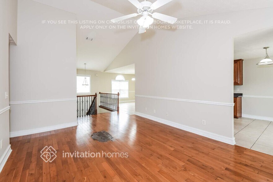 Building Photo - 3329 Silver Ridge Dr