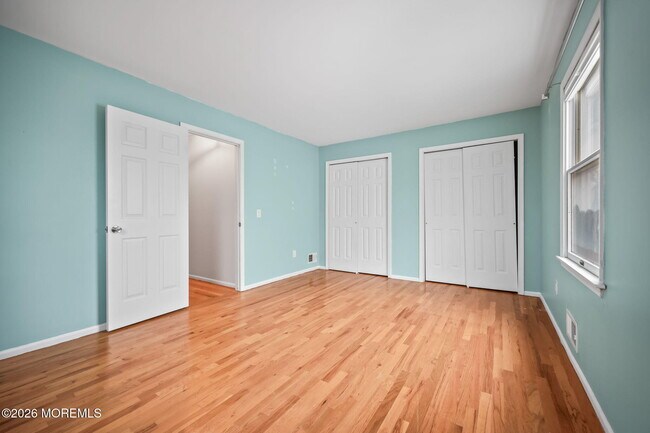 Building Photo - 11 Applebey St