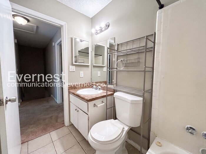 Building Photo - 396 Promenade Ct