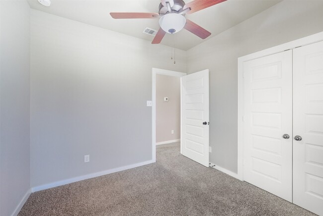 Building Photo - 9709 Grosbeak Ln