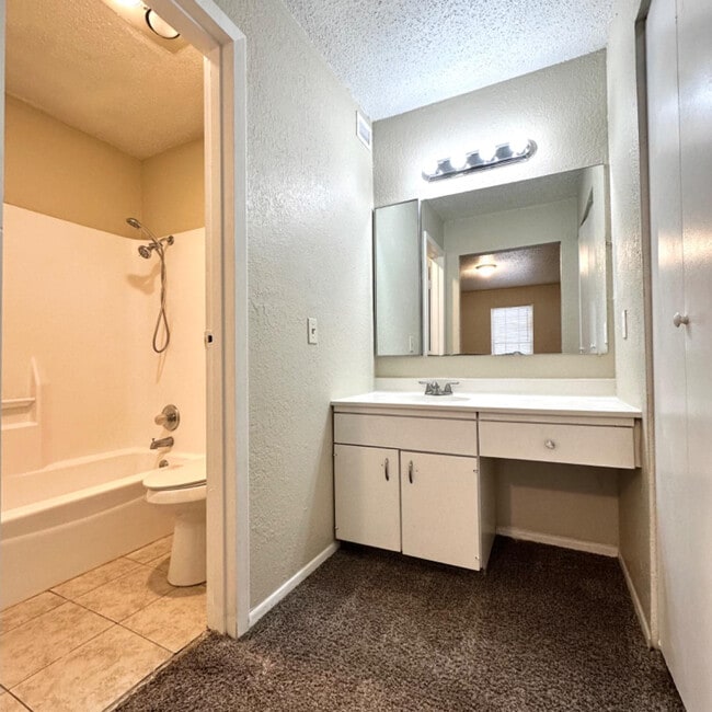 Building Photo - 9107 Boston Ave