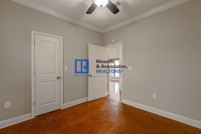 Building Photo - 3 Bed/2 Bath Home in Providence